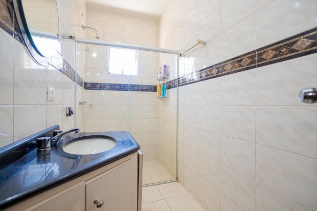 Imagem Casa com 4 Quartos à Venda, 252 m² em Seminário - Curitiba