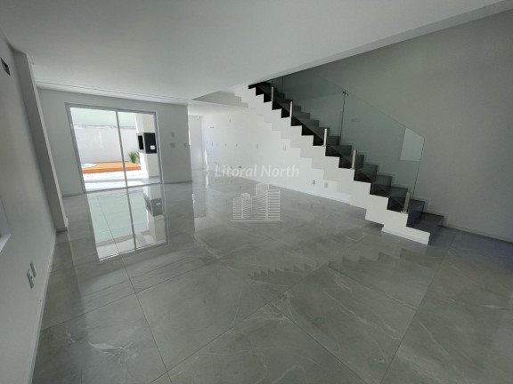 Sobrado com 3 Quartos à Venda, 163 m² em São João - Itajaí