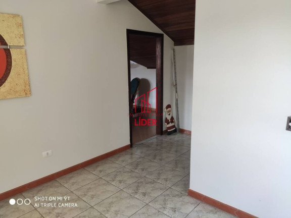 Imagem Casa com 4 Quartos à Venda, 320 m² em Curitiba