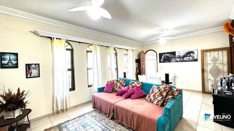 Imagem Casa com 5 Quartos à Venda, 324 m² em Vila Taquarussu - Campo Grande