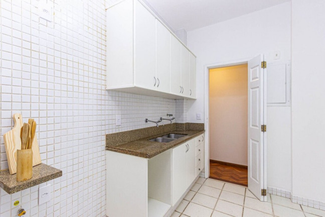 Imagem Imóvel com 3 Quartos à Venda, 91 m² em Copacabana - Rio De Janeiro Imagem Imóvel com 3 Quartos à Venda, 91 m² em Copacabana - Rio De Janeiro