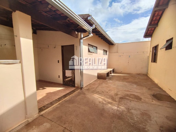 Imagem Casa com 3 Quartos à Venda, 300 m² em Conjunto Guanabara - Uberaba Imagem Casa com 3 Quartos à Venda, 300 m² em Conjunto Guanabara - Uberaba