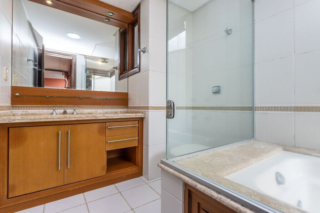 Imagem Casa de Condomínio com 3 Quartos à Venda, 200 m² em Vila Assunção - Porto Alegre