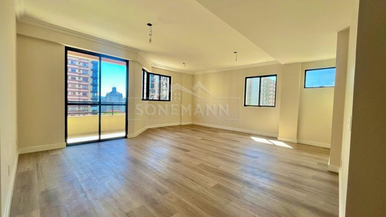 Imagem Apartamento com 3 Quartos à Venda, 110 m² em Centro - Florianópolis Imagem Apartamento com 3 Quartos à Venda, 110 m² em Centro - Florianópolis