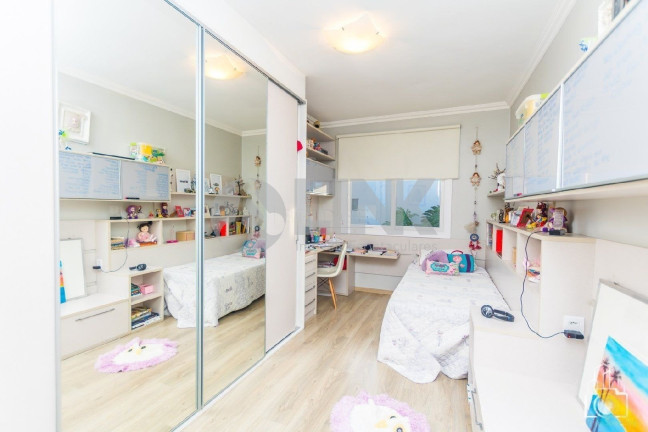 Imagem Sobrado com 3 Quartos à Venda, 280 m² em Jardim Lindóia - Porto Alegre