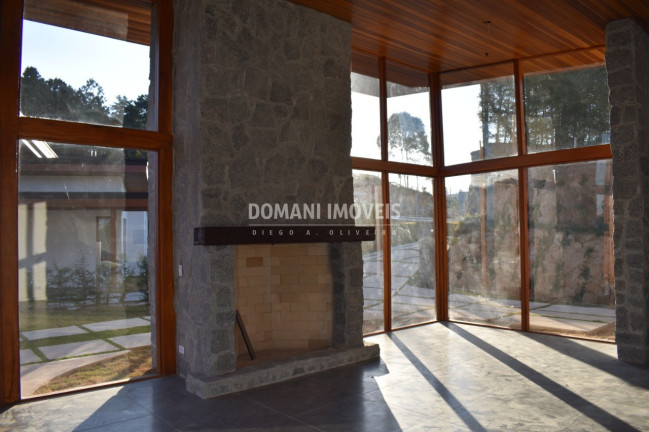 Imagem Casa com 3 Quartos à Venda, 140 m² em Região De Capivari - Campos Do Jordão