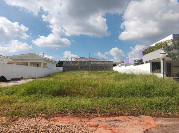 Imagem Terreno à Venda, 720 m² em Sociedade Hípica De Botucatu - Botucatu