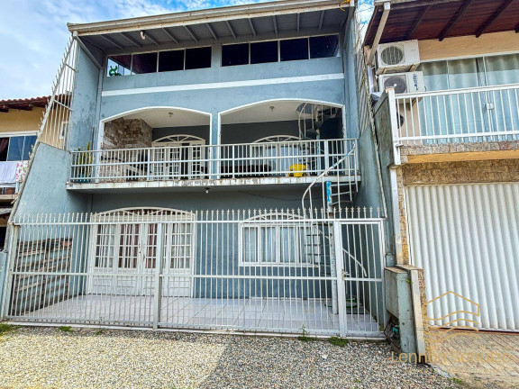 Imagem Sobrado com 6 Quartos à Venda, 225 m² em Centro - Balneário Barra Do Sul