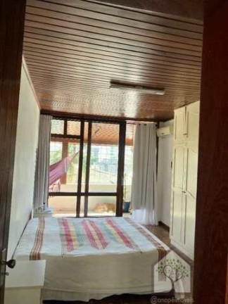 Imagem Casa com 4 Quartos à Venda, 288 m² em Coqueiros - Florianópolis Imagem Casa com 4 Quartos à Venda, 288 m² em Coqueiros - Florianópolis