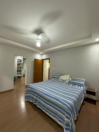 Imagem Casa com 4 Quartos à Venda, 260 m² em Jacaraipe - Serra