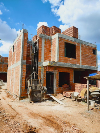 Imagem Sobrado com 3 Quartos à Venda, 120 m² em Uberaba - Curitiba Imagem Sobrado com 3 Quartos à Venda, 120 m² em Uberaba - Curitiba