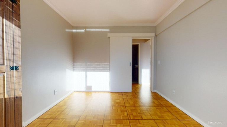 Imagem Imóvel com 1 Quarto à Venda, 43 m² em Centro Histórico - Porto Alegre Imagem Imóvel com 1 Quarto à Venda, 43 m² em Centro Histórico - Porto Alegre