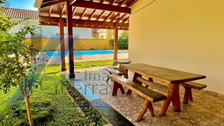 Imagem Casa com 3 Quartos à Venda, 250 m² em Horto Florestal - Ubatuba Imagem Casa com 3 Quartos à Venda, 250 m² em Horto Florestal - Ubatuba