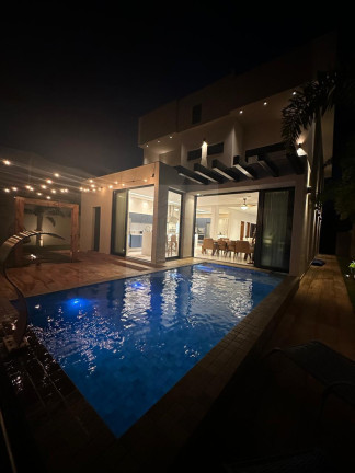 Imagem Imóvel com 4 Quartos à Venda, 347 m²