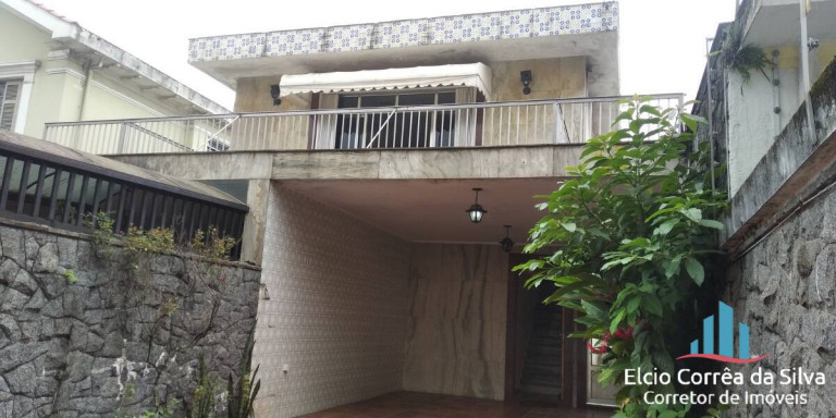 Casa com 4 Quartos à Venda, 230 m² em Boqueirão - Santos