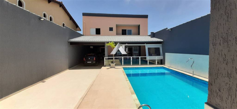 Sobrado com 5 Quartos à Venda, 340 m² em Balneario Jequitiba - Itanhaem