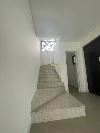 Imagem Sobrado com 3 Quartos à Venda, 253 m² em Cascatinha - Curitiba Imagem Sobrado com 3 Quartos à Venda, 253 m² em Cascatinha - Curitiba