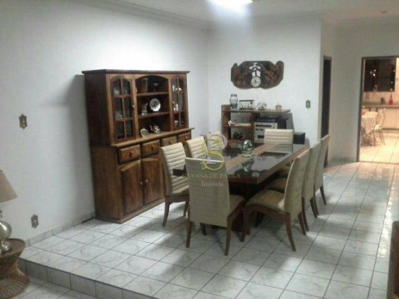 Imagem Casa com 4 Quartos à Venda, 440 m² em Vila Santista - Atibaia Imagem Casa com 4 Quartos à Venda, 440 m² em Vila Santista - Atibaia
