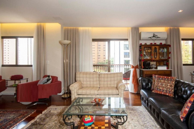 Foto do imóvel Apartamento com 4 Quartos à Venda, 200 m² em Moema - São Paulo