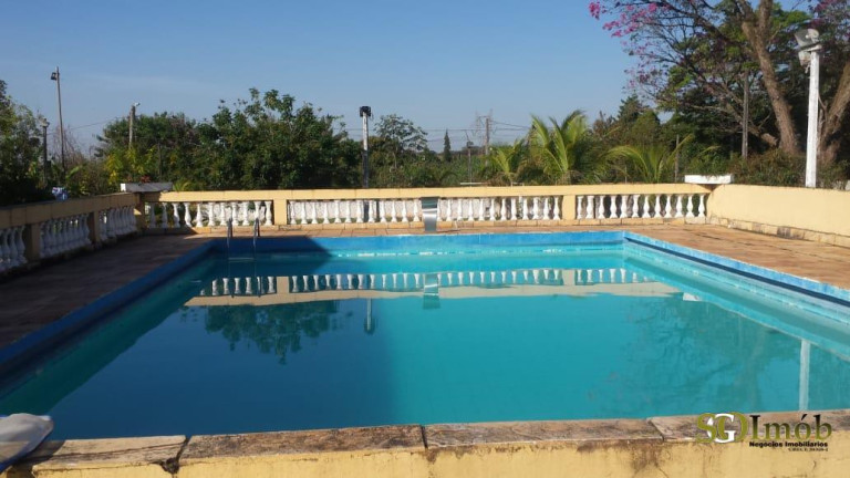 Imagem Chácara com 6 Quartos à Venda, 300 m²