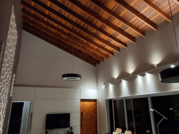 Imagem Casa de Condomínio com 3 Quartos à Venda, 700 m² em Centro - Atibaia