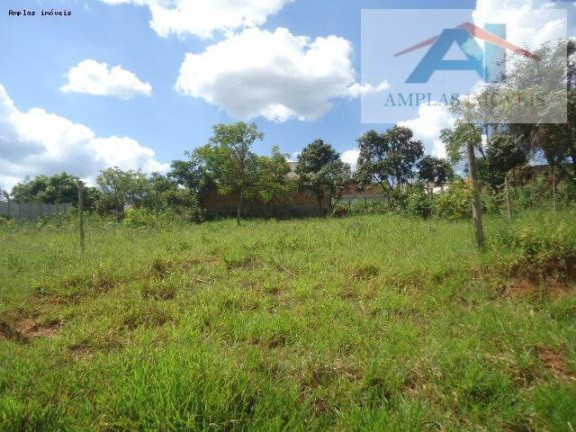 Terreno à Venda, 360 m² em Araças 3º Seção - Mateus Leme
