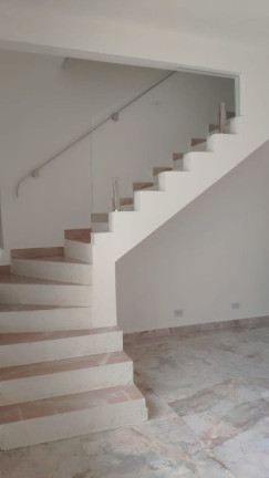 Imagem Casa com 2 Quartos à Venda, 100 m² em Vila Tupi - Praia Grande Imagem Casa com 2 Quartos à Venda, 100 m² em Vila Tupi - Praia Grande