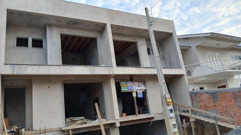 Imagem Sobrado com 3 Quartos à Venda, 200 m² em Marechal Rondon - Canoas