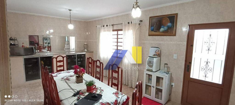 Imagem Casa com 3 Quartos à Venda, 265 m² em Centro - Pouso Alegre Imagem Casa com 3 Quartos à Venda, 265 m² em Centro - Pouso Alegre