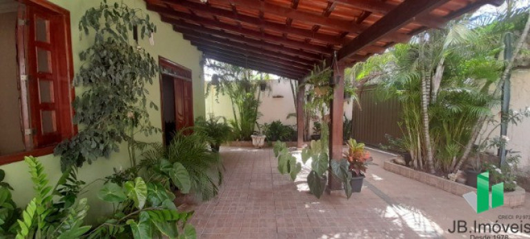 Imagem Casa com 3 Quartos à Venda, 139 m² em Vila Oliveira - Montes Claros