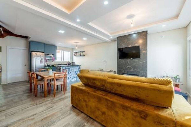 Casa com 3 Quartos à Venda, 137 m² em Chácara Das Pedras - Porto Alegre