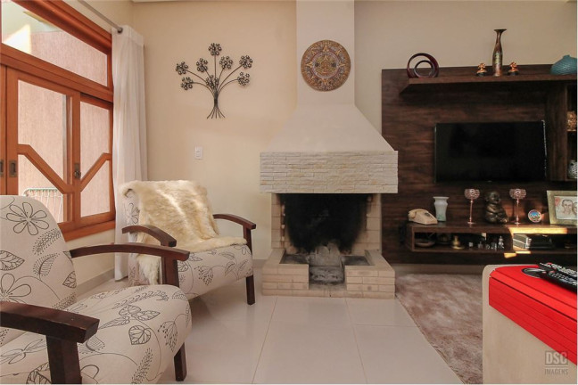 Imagem Casa com 3 Quartos à Venda, em Guarujá - Porto Alegre Imagem Casa com 3 Quartos à Venda, em Guarujá - Porto Alegre