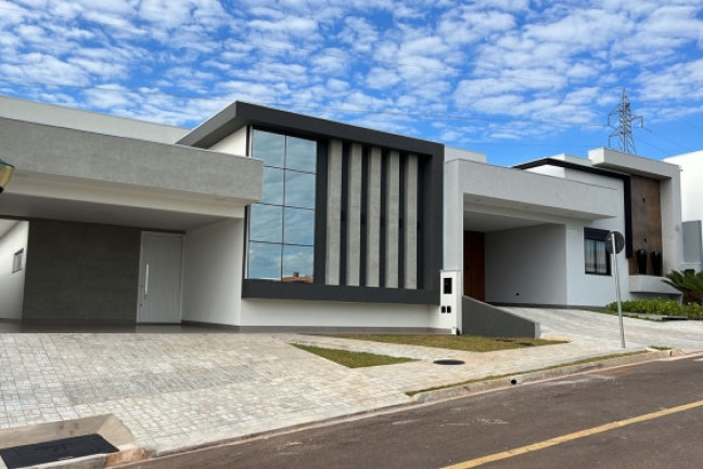 Casa à Venda, 300 m² em Condomínio Paysage Unique - Umuarama