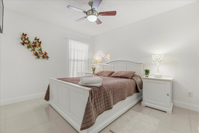 Imagem Casa com 4 Quartos para Alugar ou Temporada, 194 m² em Kissimmee - Orlando