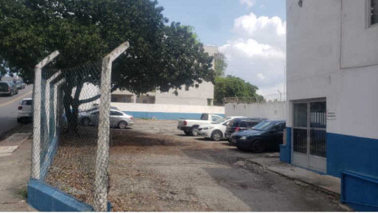 Imagem Casa para Alugar, 16.000 m² em Vila Santa Terezinha - Carapicuíba