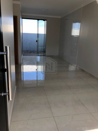 Imagem Casa com 2 Quartos à Venda, 56 m² em 14 De Novembro - Cascavel