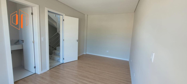 Imagem Sobrado com 3 Quartos à Venda, 104 m² em Cajuru - Curitiba