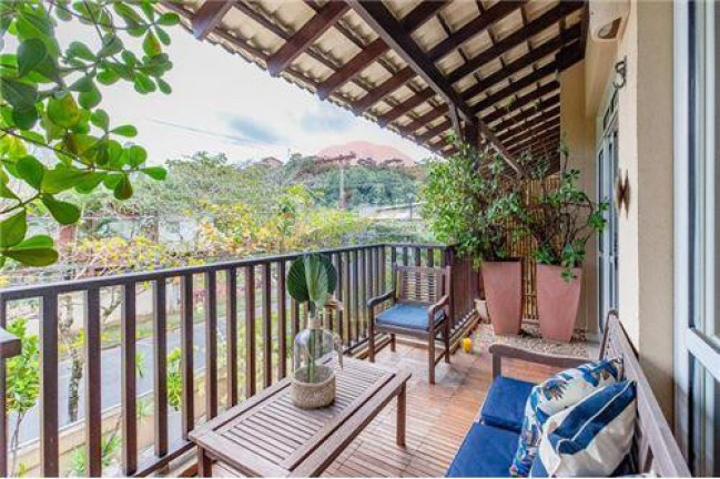 Imagem Imóvel com 2 Quartos à Venda, em Jardim Três Marias - Guarujá Imagem Imóvel com 2 Quartos à Venda, em Jardim Três Marias - Guarujá