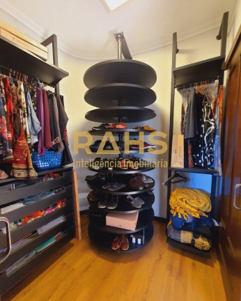 Imagem Casa com 4 Quartos à Venda, 420 m² em Anita Garibaldi - Joinville Imagem Casa com 4 Quartos à Venda, 420 m² em Anita Garibaldi - Joinville