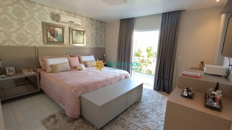 Imagem Casa com 5 Quartos à Venda, 300 m² em Centro - Bombinhas Imagem Casa com 5 Quartos à Venda, 300 m² em Centro - Bombinhas