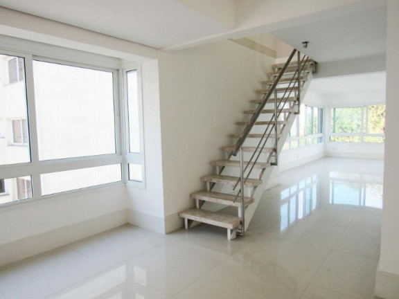 Imagem Imóvel com 3 Quartos à Venda, 395 m² em Auxiliadora - Porto Alegre Imagem Imóvel com 3 Quartos à Venda, 395 m² em Auxiliadora - Porto Alegre