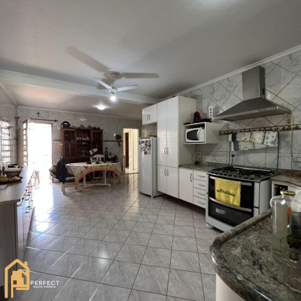 Imagem Casa com 4 Quartos à Venda, 200 m² em Jardim Ana Emilia - Taubaté Imagem Casa com 4 Quartos à Venda, 200 m² em Jardim Ana Emilia - Taubaté
