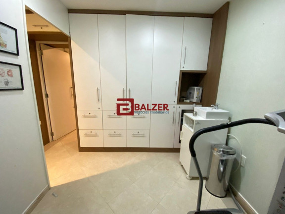 Sala Comercial à Venda, 36 m² em Centro - Florianópolis