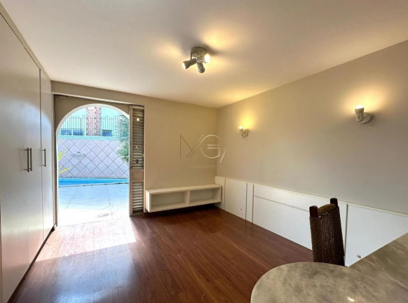 Imagem Casa com 3 Quartos à Venda, 278 m² em Batel - Curitiba