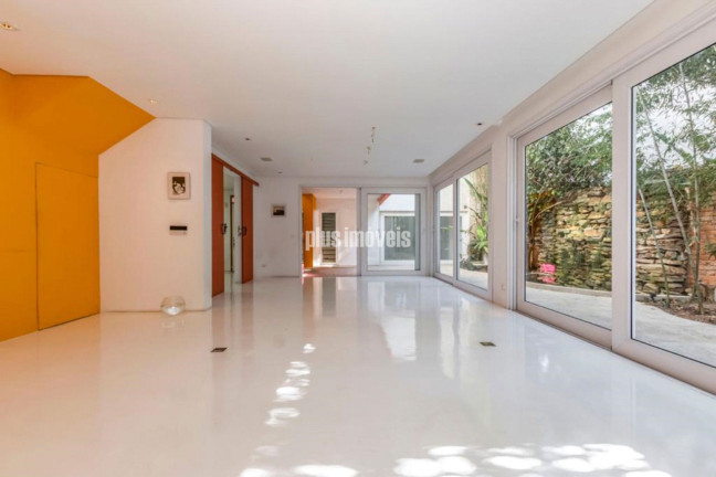 Imagem Casa com 3 Quartos à Venda, 360 m² em Jardim Paulista - São Paulo