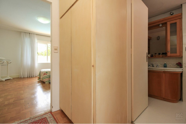 Imagem Casa com 3 Quartos à Venda, 358 m² em Três Figueiras - Porto Alegre Imagem Casa com 3 Quartos à Venda, 358 m² em Três Figueiras - Porto Alegre