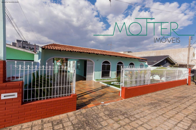 Imagem Casa com 3 Quartos à Venda, 159 m² em Novo Mundo - Curitiba Imagem Casa com 3 Quartos à Venda, 159 m² em Novo Mundo - Curitiba