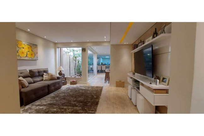 Imagem Casa com 4 Quartos à Venda, 300 m² em Cambuci - São Paulo Imagem Casa com 4 Quartos à Venda, 300 m² em Cambuci - São Paulo