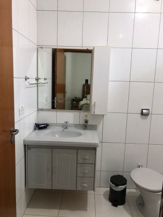 Imagem Casa com 3 Quartos à Venda, 232 m² em Campos Elíseos - Taubaté Imagem Casa com 3 Quartos à Venda, 232 m² em Campos Elíseos - Taubaté
