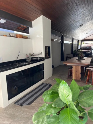 Imagem Imóvel com 4 Quartos à Venda, 320 m² em Piratininga - Niterói Imagem Imóvel com 4 Quartos à Venda, 320 m² em Piratininga - Niterói